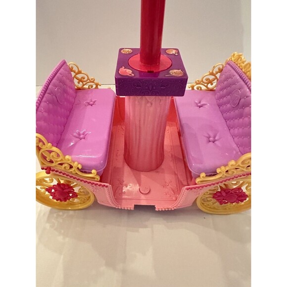 Barbie Princess Charm School Pop-Up Canopy Carriage 2011 - Picture 3 of 6